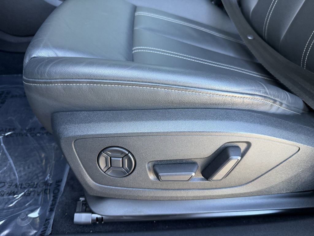 Used 2023 Audi Q4 e-tron Prestige w/ Black Optic Package image 33