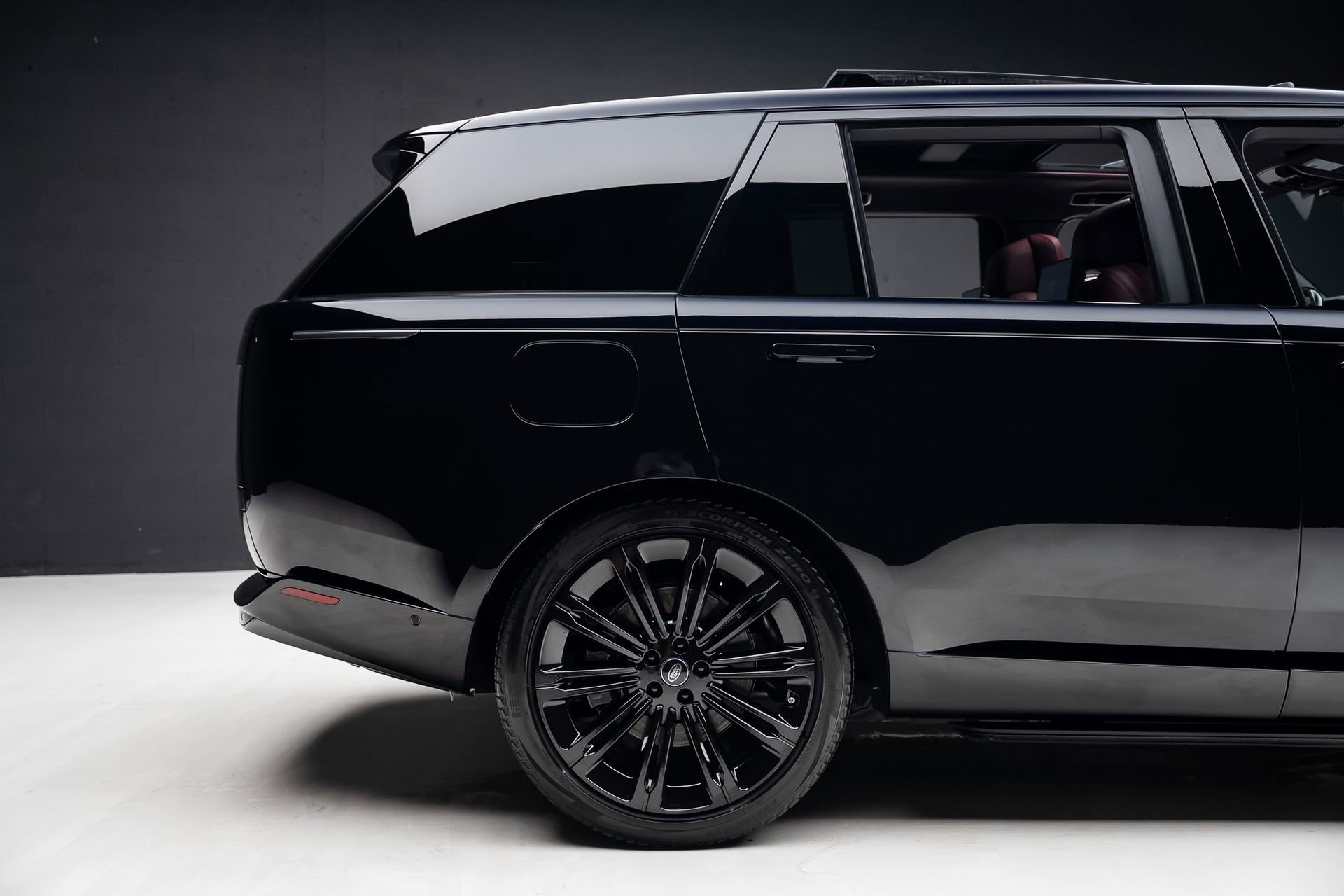 Used 2024 Land Rover Range Rover Long Wheelbase Autobiography AWD/4WD image 35