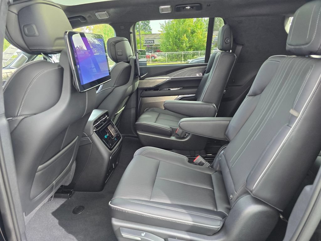 New 2026 Cadillac Escalade IQL Sport 2 AWD/4WD image 18