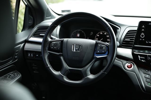 Used 2025 Honda Odyssey Sport-L image 29