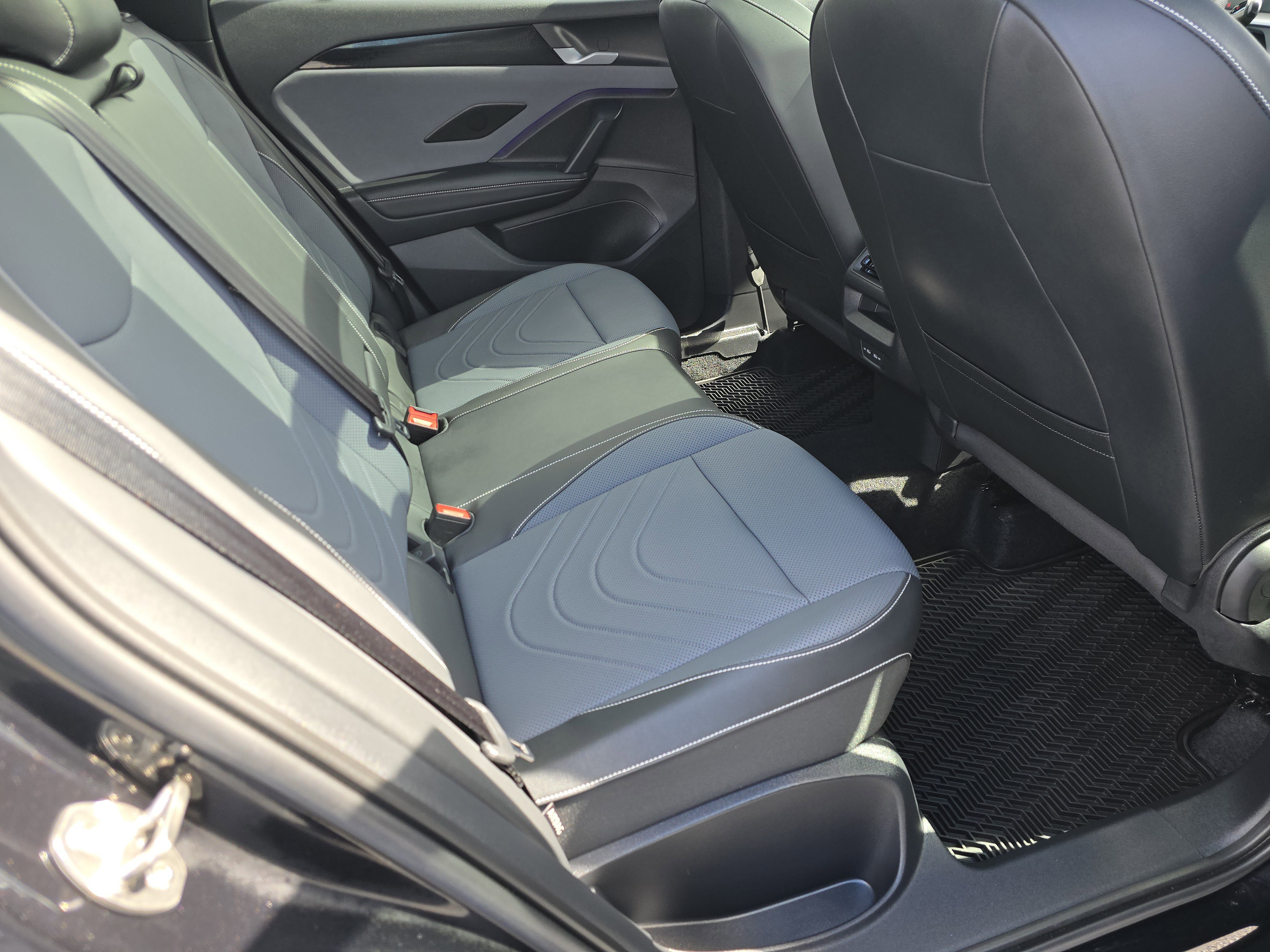 New 2025 Volkswagen Tiguan SE R-Line image 19