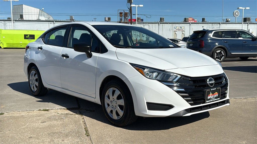 Used 2024 Nissan Versa S image 3