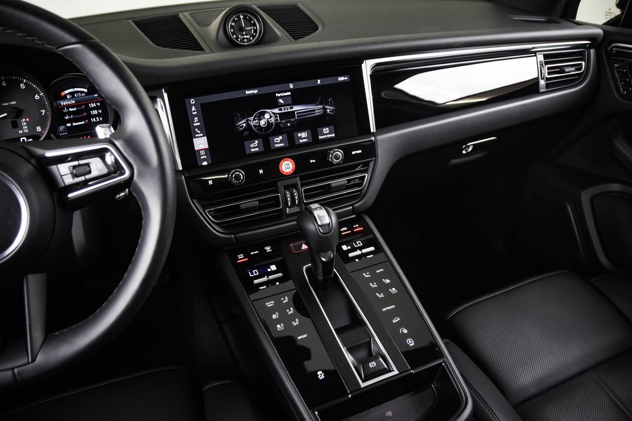 Certified 2026 Porsche Macan image 19
