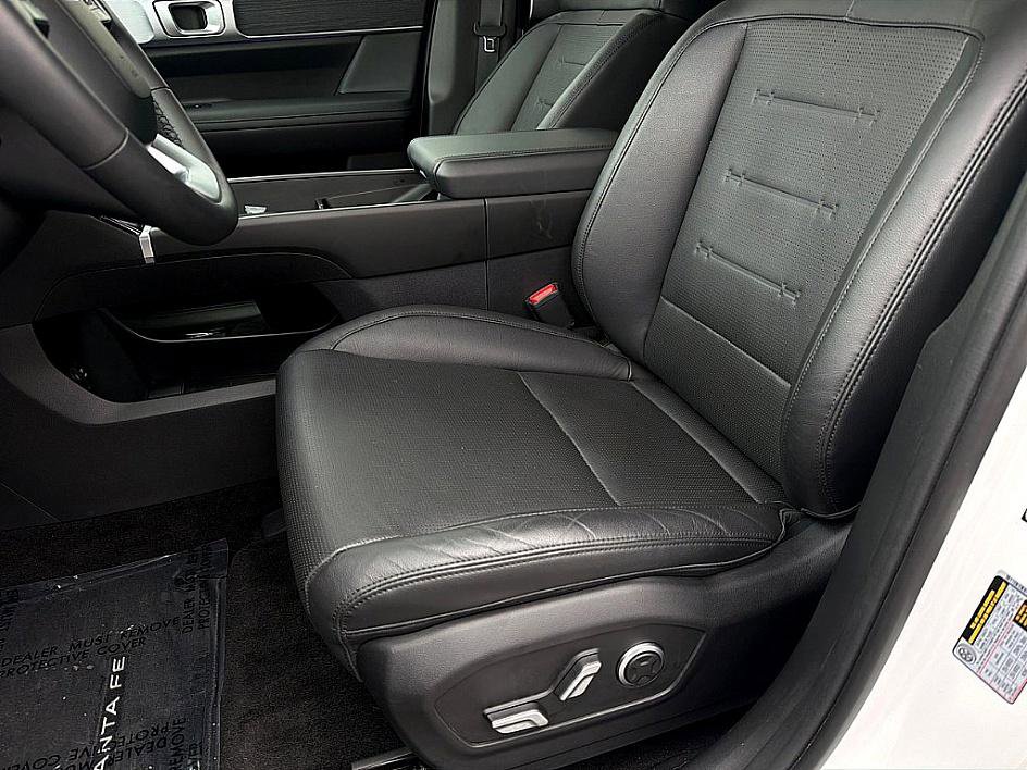 Certified 2025 Hyundai Santa Fe Limited image 10