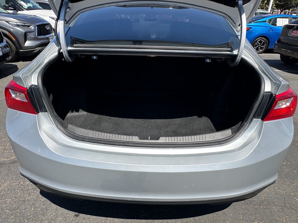 Used 2018 Chevrolet Malibu LS FWD image 19