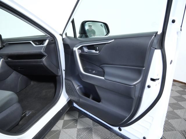 Used 2022 Toyota RAV4 XLE w/ Convenience Package AWD/4WD image 10