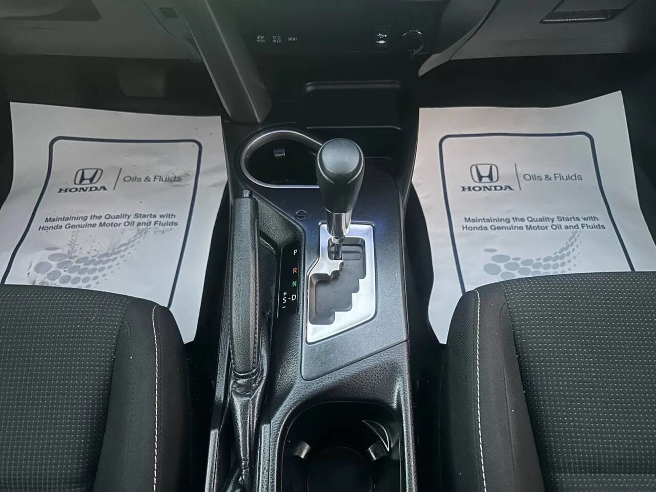 Used 2018 Toyota RAV4 LE image 18