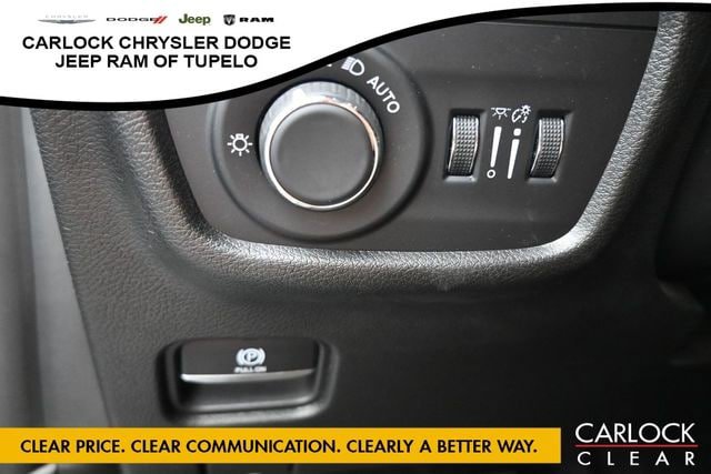 Used 2022 Jeep Grand Cherokee L Laredo w/ Luxury Tech Group I AWD/4WD image 15