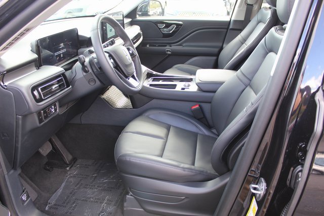 New 2026 Lincoln Aviator AWD image 12