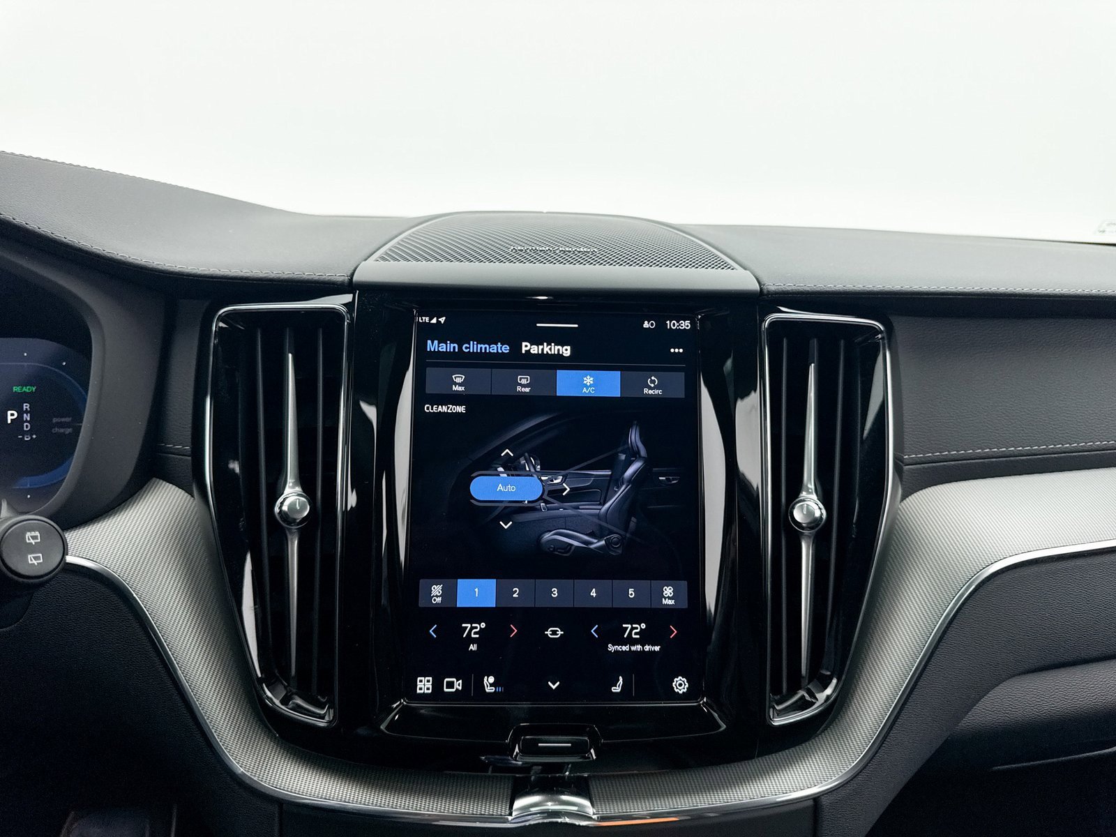 Used 2024 Volvo XC60 T8 Ultimate w/ Climate Package image 29