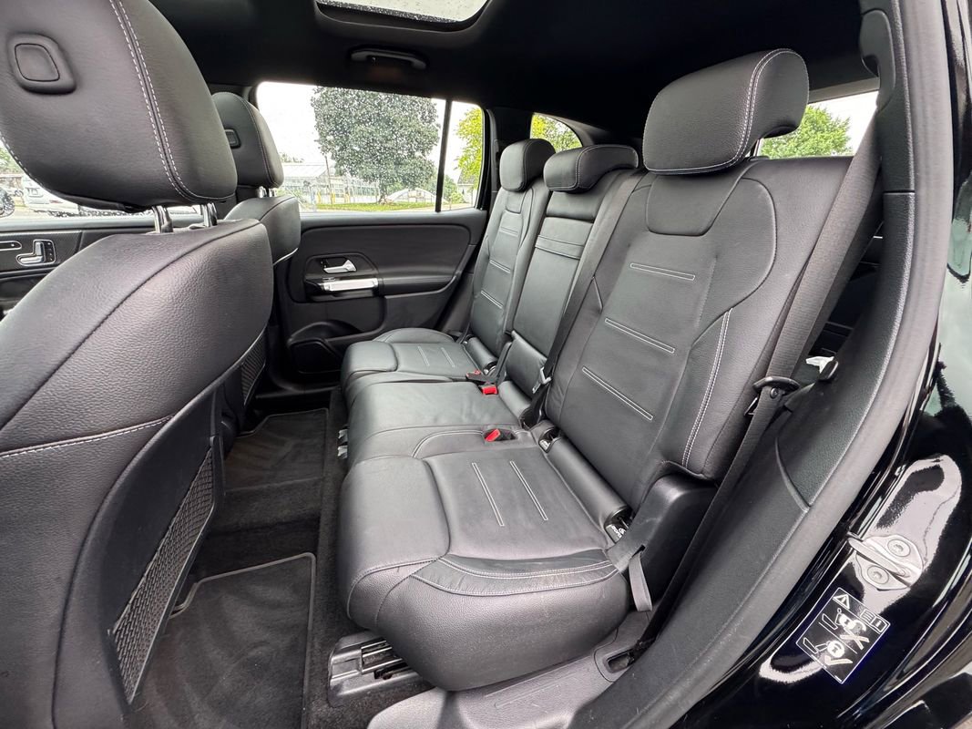 Used 2021 Mercedes-Benz GLB 35 AMG 4MATIC w/ Parking Assistance Package image 26