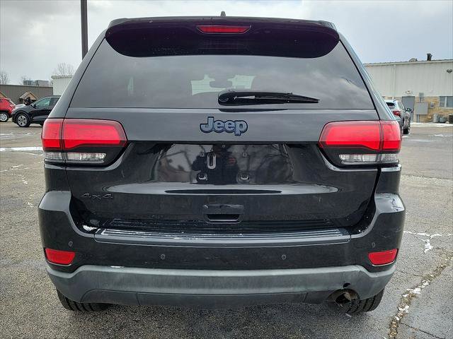 Used 2019 Jeep Grand Cherokee Laredo AWD/4WD image 23