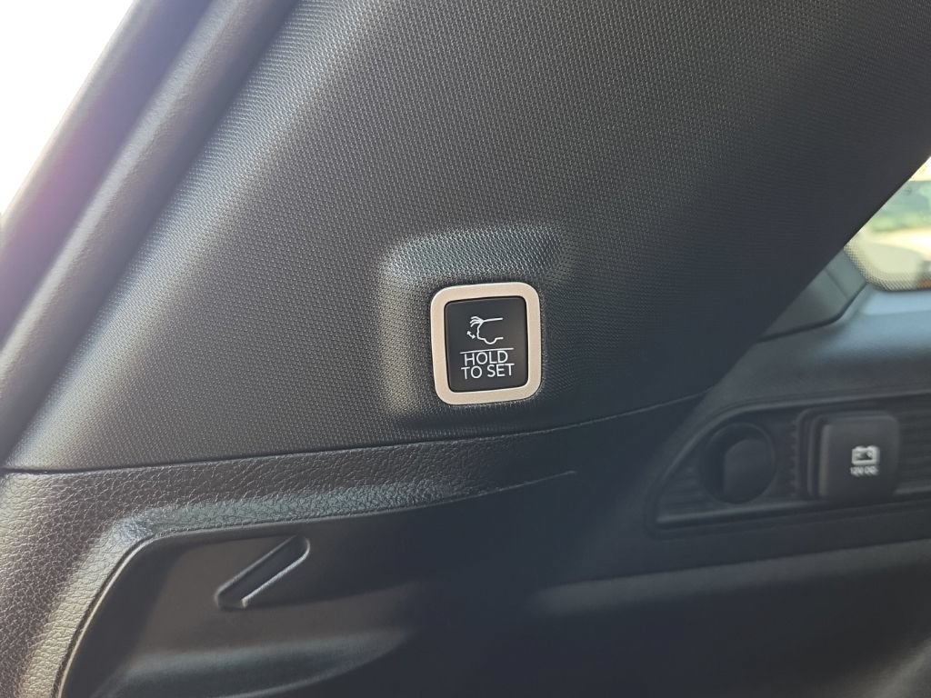 Used 2025 Jeep Grand Cherokee Altitude AWD/4WD image 20