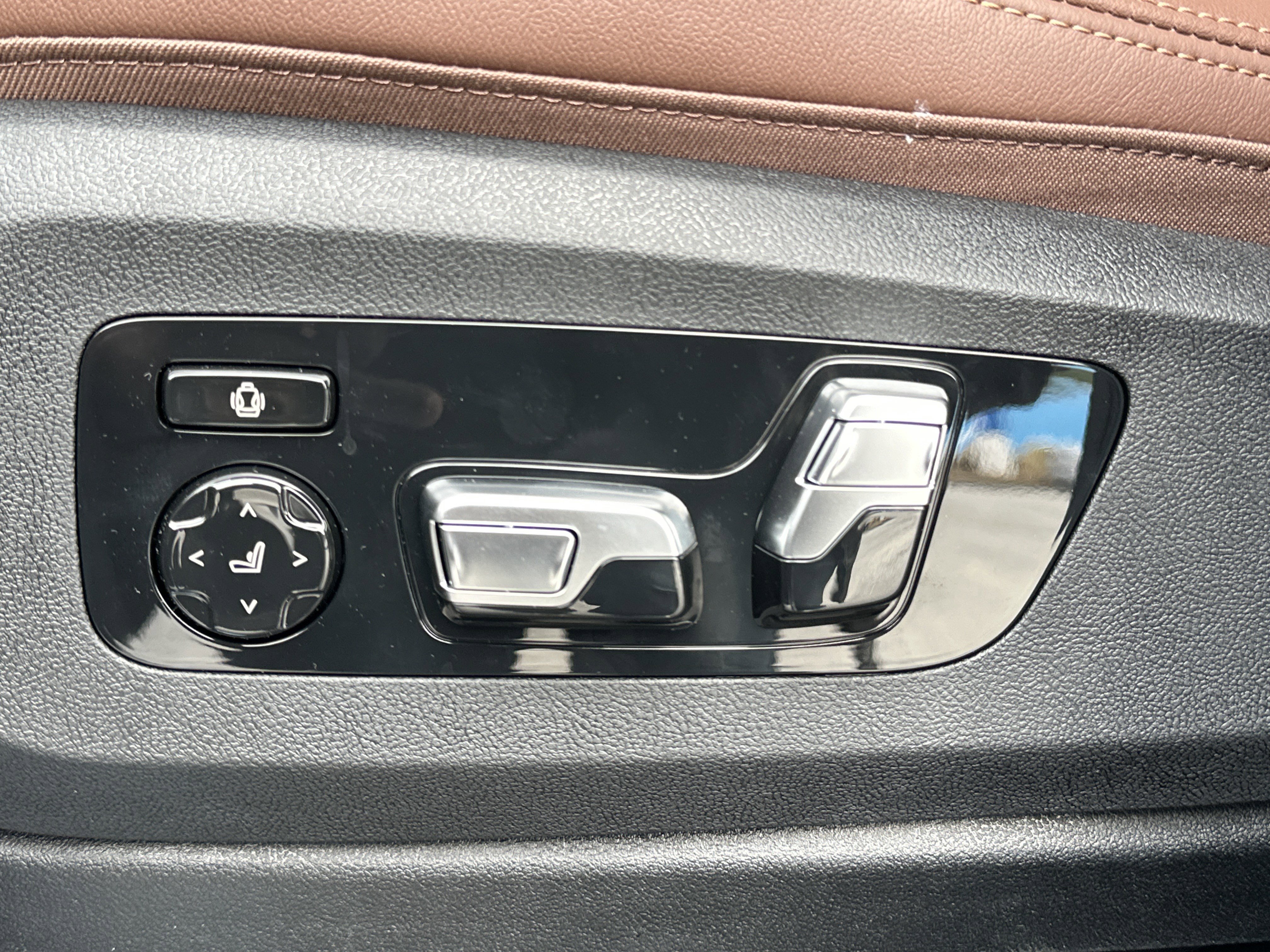 New 2026 BMW X5 xDrive40i w/ M Sport Package AWD/4WD image 22