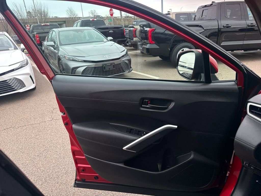 Used 2023 Toyota Corolla Cross LE w/ Moonroof Package image 33