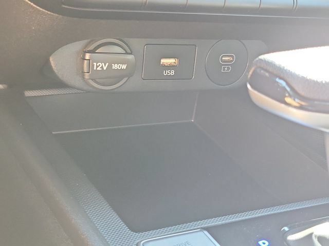 Certified 2025 Hyundai Elantra SE FWD image 12