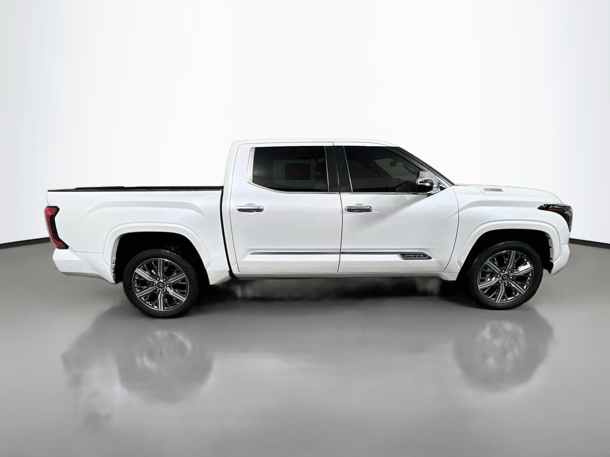 Used 2025 Toyota Tundra Capstone AWD/4WD image 3