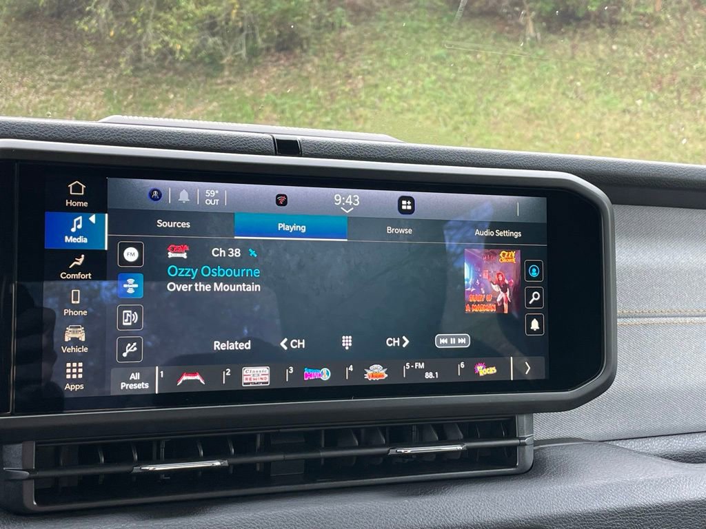 New 2025 Jeep Gladiator Sport AWD/4WD image 35