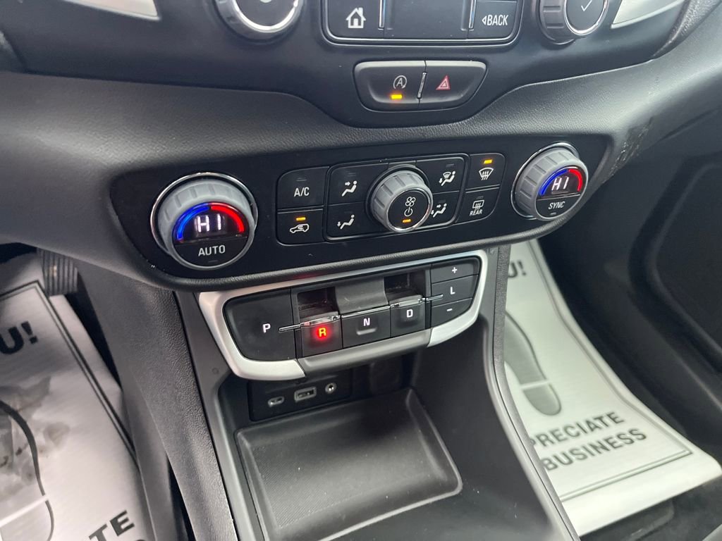 Used 2024 GMC Terrain SLT w/ Tech Package image 15