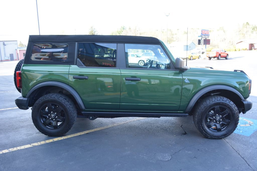 Used 2024 Ford Bronco Black Diamond AWD/4WD image 3