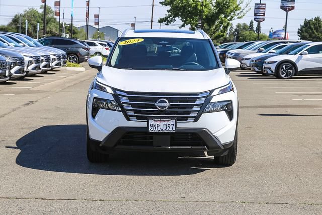 Used 2024 Nissan Rogue SV w/ SV Premium Package FWD image 7