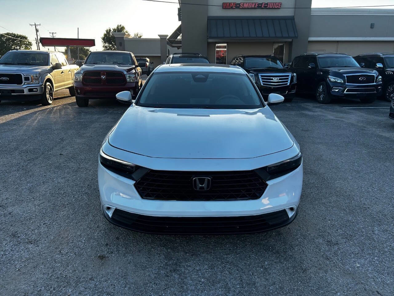 Used 2023 Honda Accord EX image 2