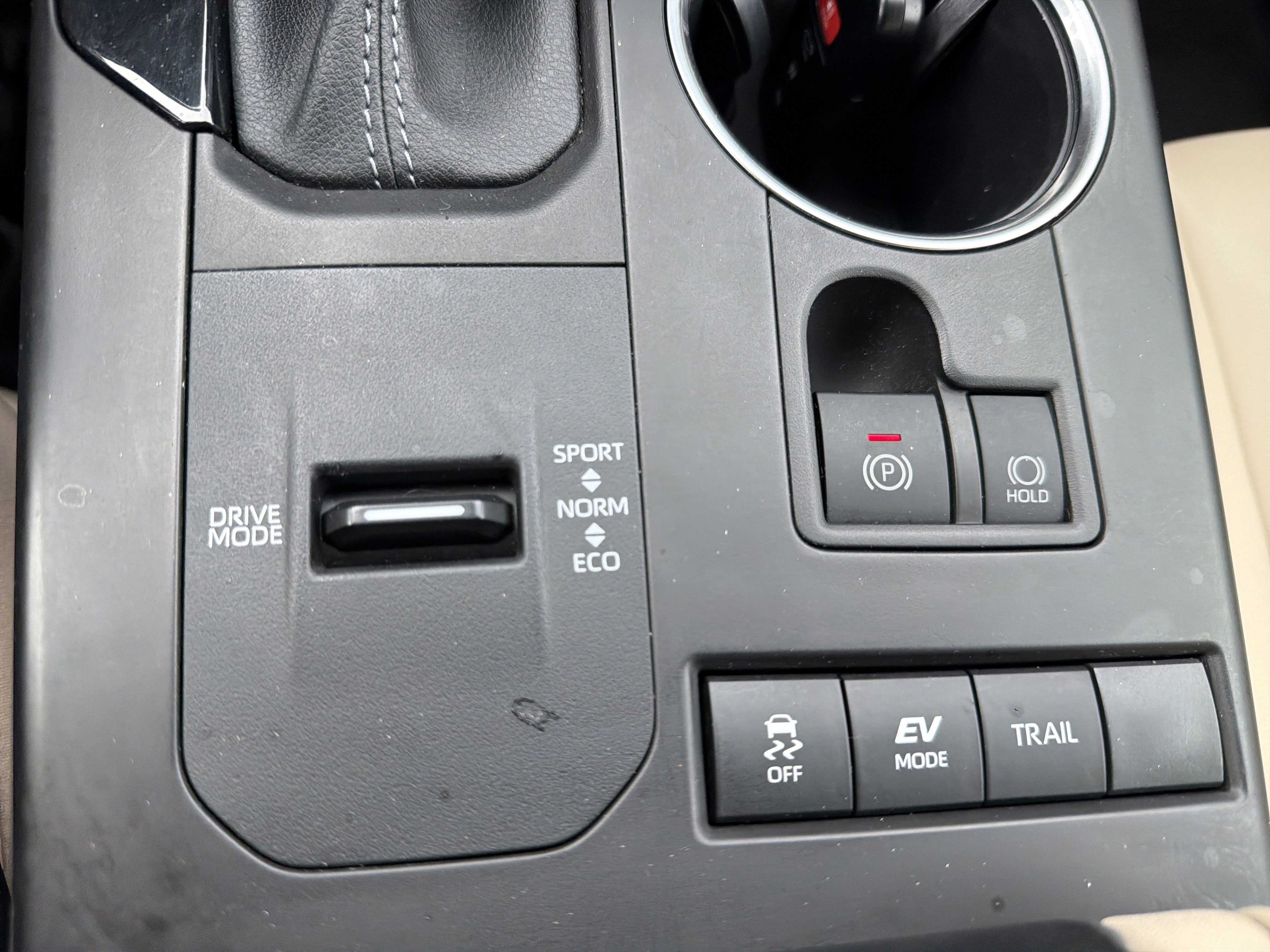 Used 2022 Toyota Highlander XLE AWD/4WD image 42