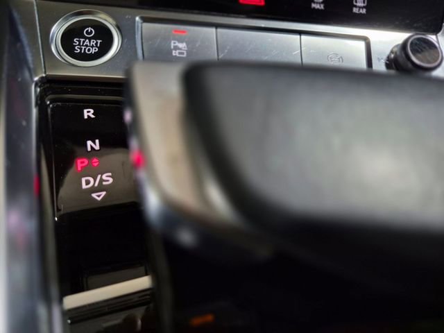 Used 2022 Audi e-tron Premium Plus AWD/4WD image 22