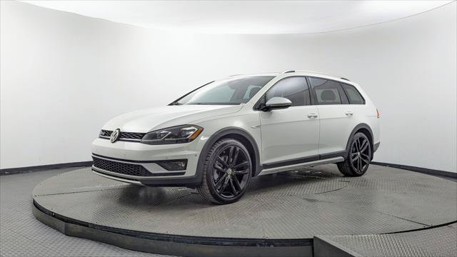 Used 2018 Volkswagen Golf Alltrack SEL AWD/4WD image 2