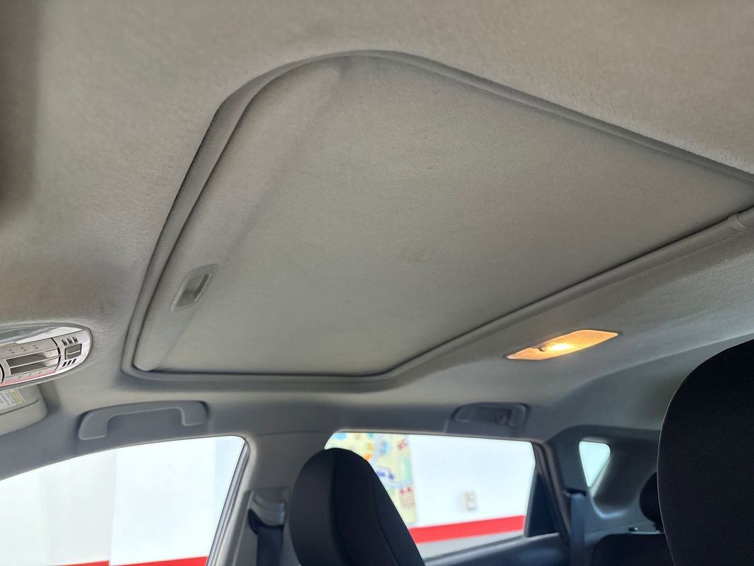 Used 2010 Pontiac Vibe AWD w/ Sun And Sound Package image 90