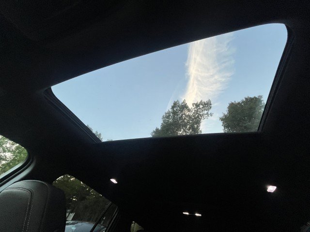 New 2026 Chevrolet Traverse LT w/ Sun and Wheel Package image 17