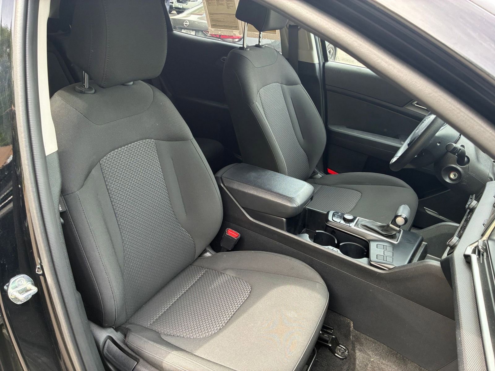 Used 2025 Kia Sportage LX image 35