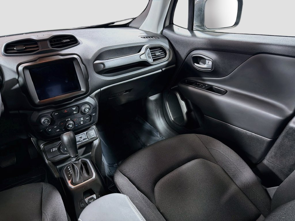 Used 2023 Jeep Renegade Latitude AWD/4WD image 23
