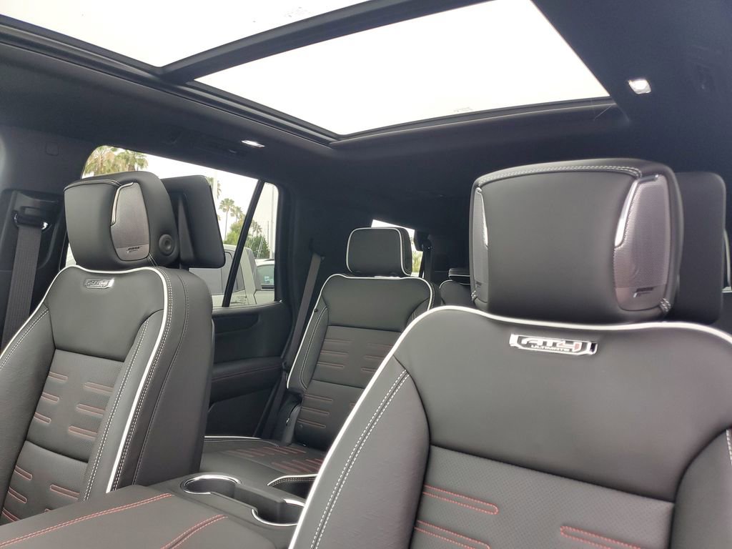 New 2026 GMC Yukon AT4 Ultimate AWD/4WD image 8