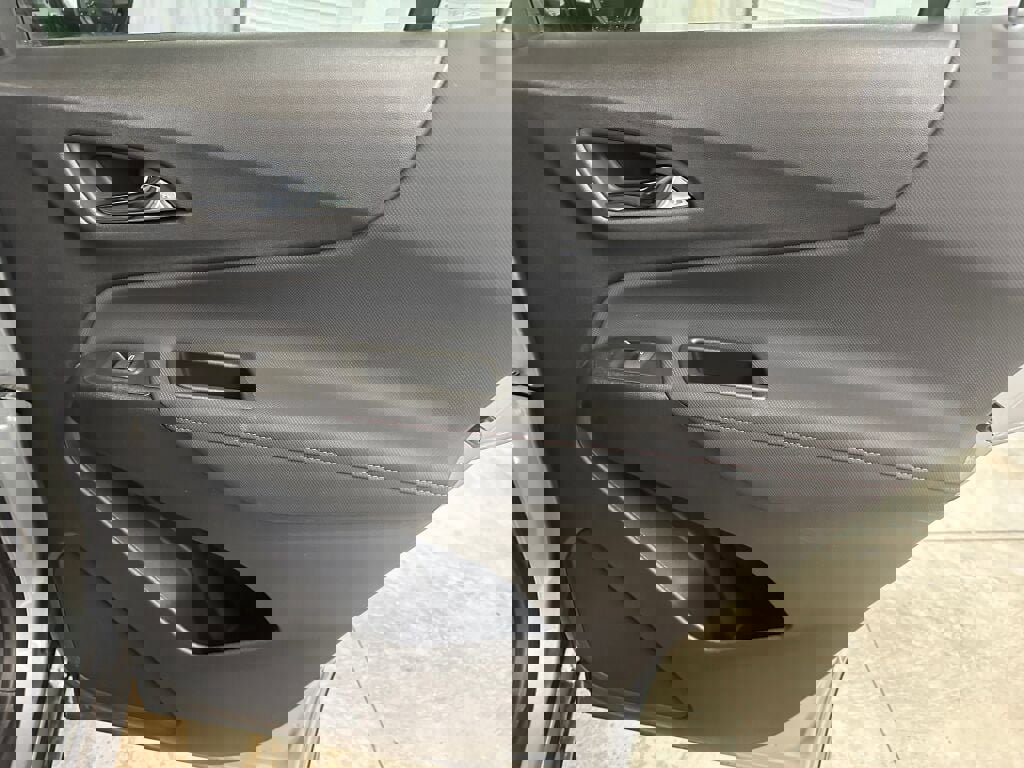 Certified 2023 Chevrolet Equinox RS w/ LPO, Floor Liner Package image 29