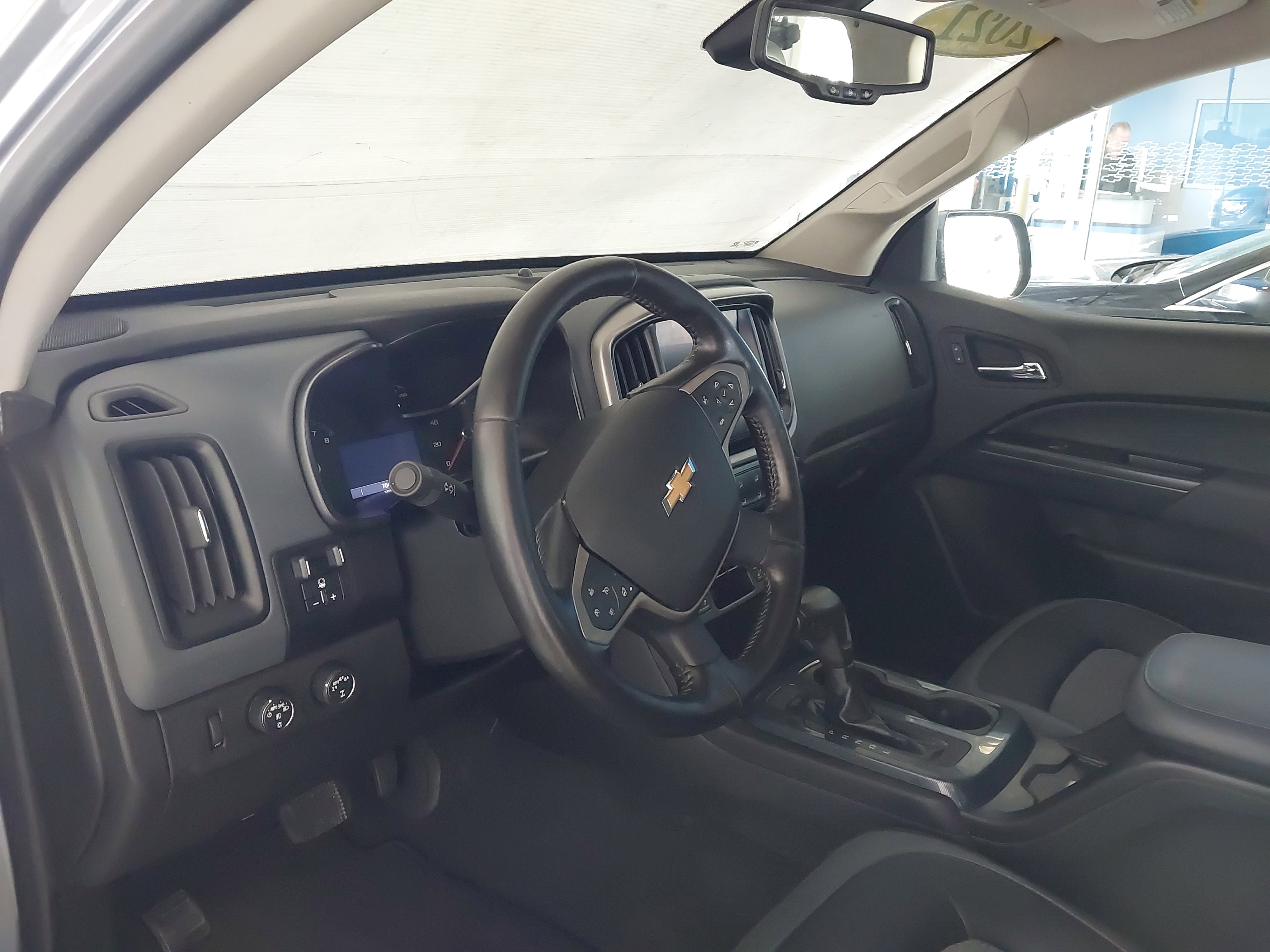 Used 2021 Chevrolet Colorado Z71 image 2