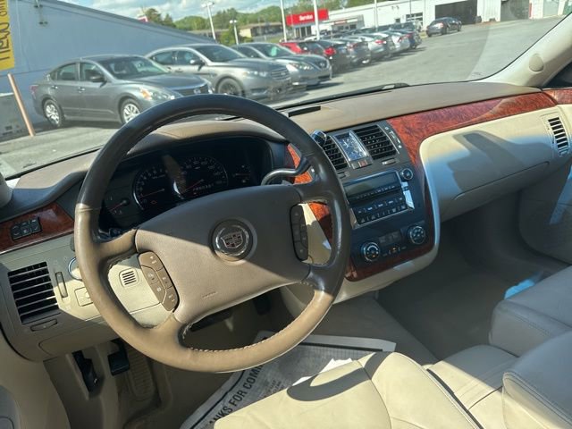 Used 2006 Cadillac DTS w/ Trunk Convenience Package FWD image 11