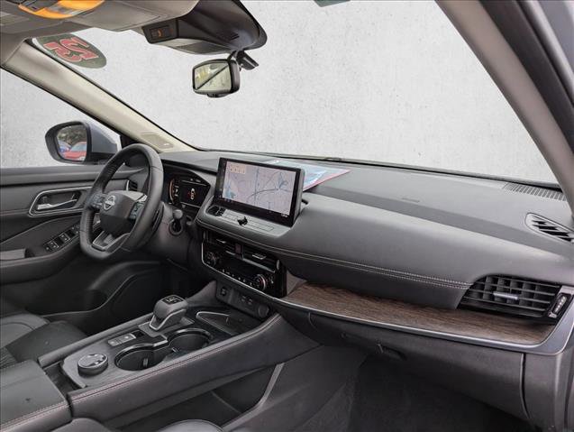 Used 2025 Nissan Rogue Platinum image 28