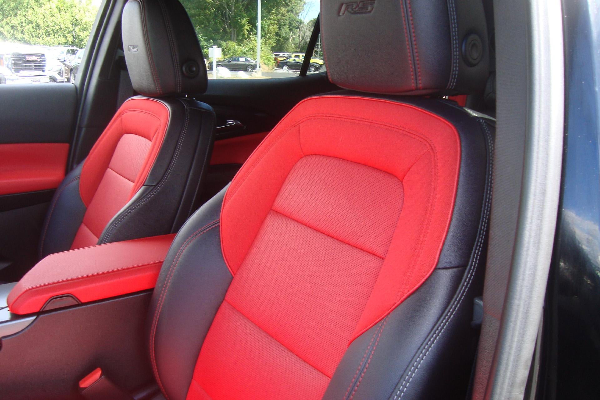 Certified 2025 Chevrolet Equinox EV RS FWD image 9