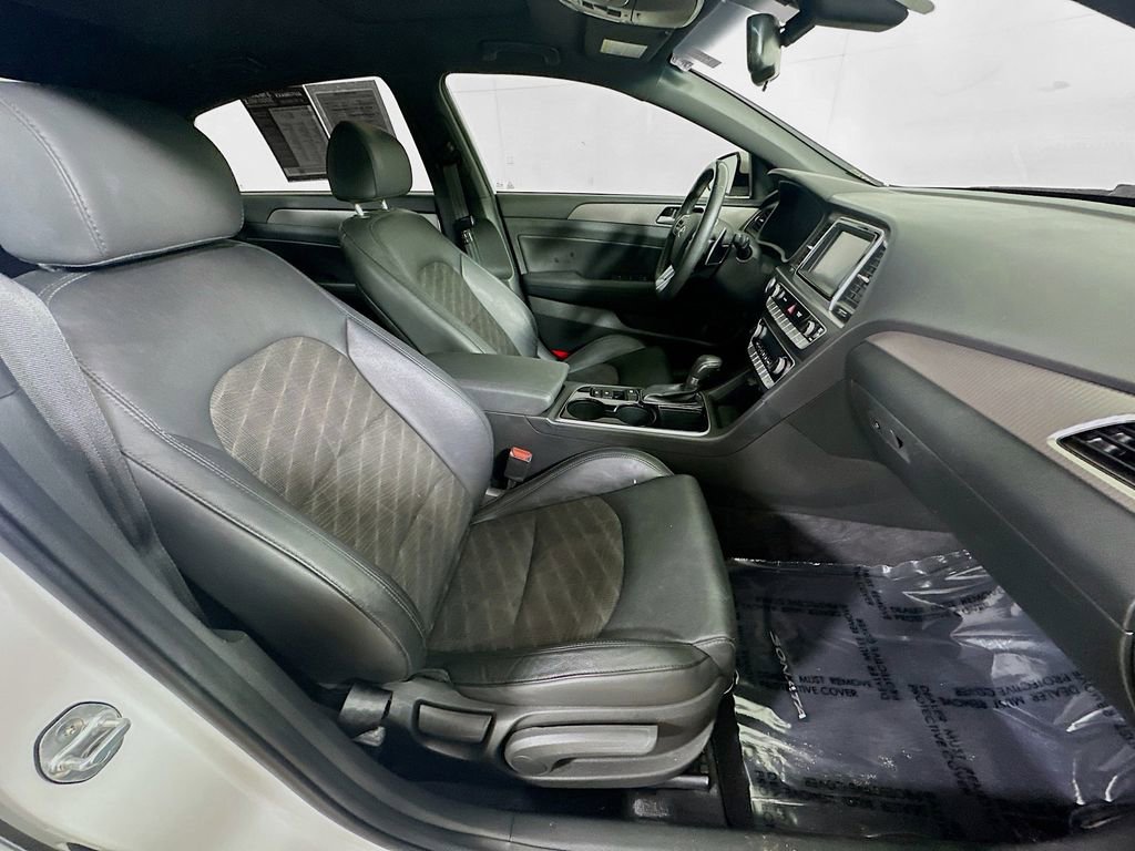 Used 2019 Hyundai Sonata Sport w/ Tech Package 03 FWD image 12