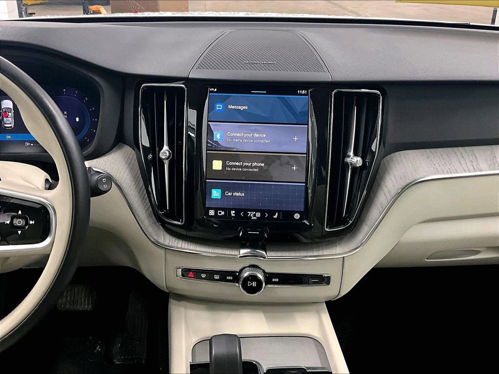 Used 2024 Volvo XC60 B5 Plus image 18