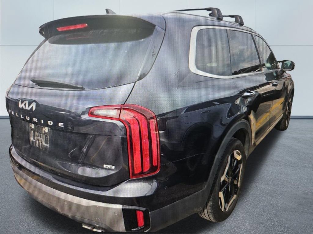 Used 2025 Kia Telluride S image 3