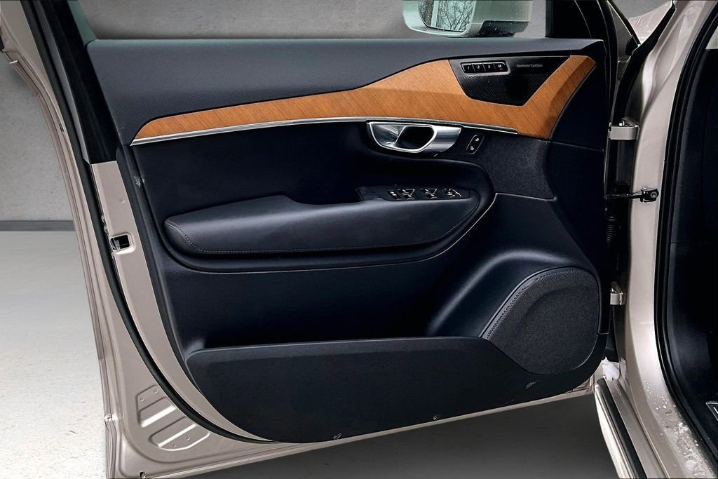 Certified 2023 Volvo XC90 B6 Plus w/ Protection Package Premier image 20