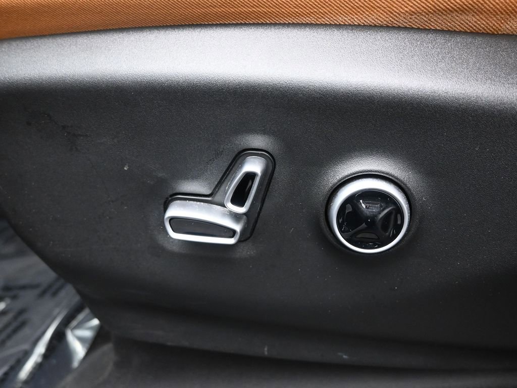 Used 2023 Chrysler Pacifica Pinnacle image 10