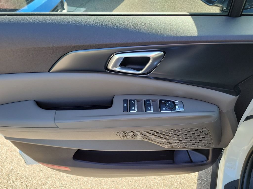 New 2026 Kia Carnival FWD image 19