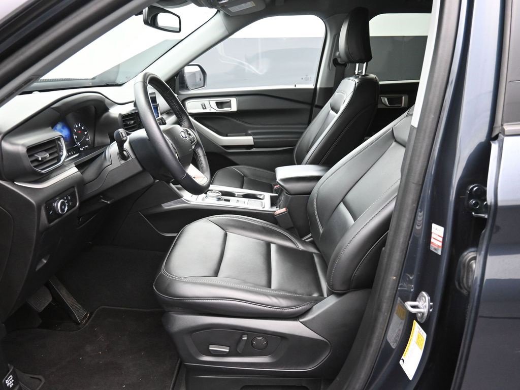 Certified 2023 Ford Explorer XLT w/ Equipment Group 202A image 21