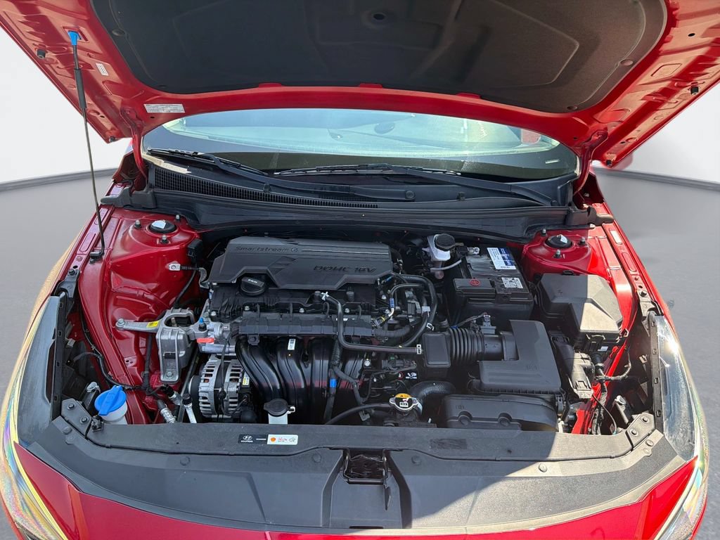 Used 2022 Hyundai Elantra Limited FWD image 11