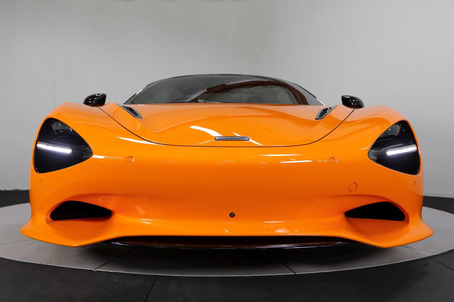 Used 2026 McLaren 750S Spider RWD image 16