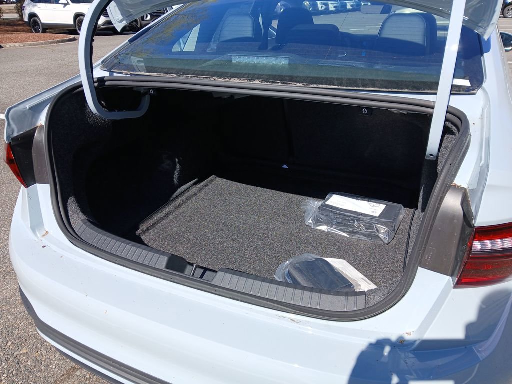 New 2026 Volkswagen Jetta SE image 22