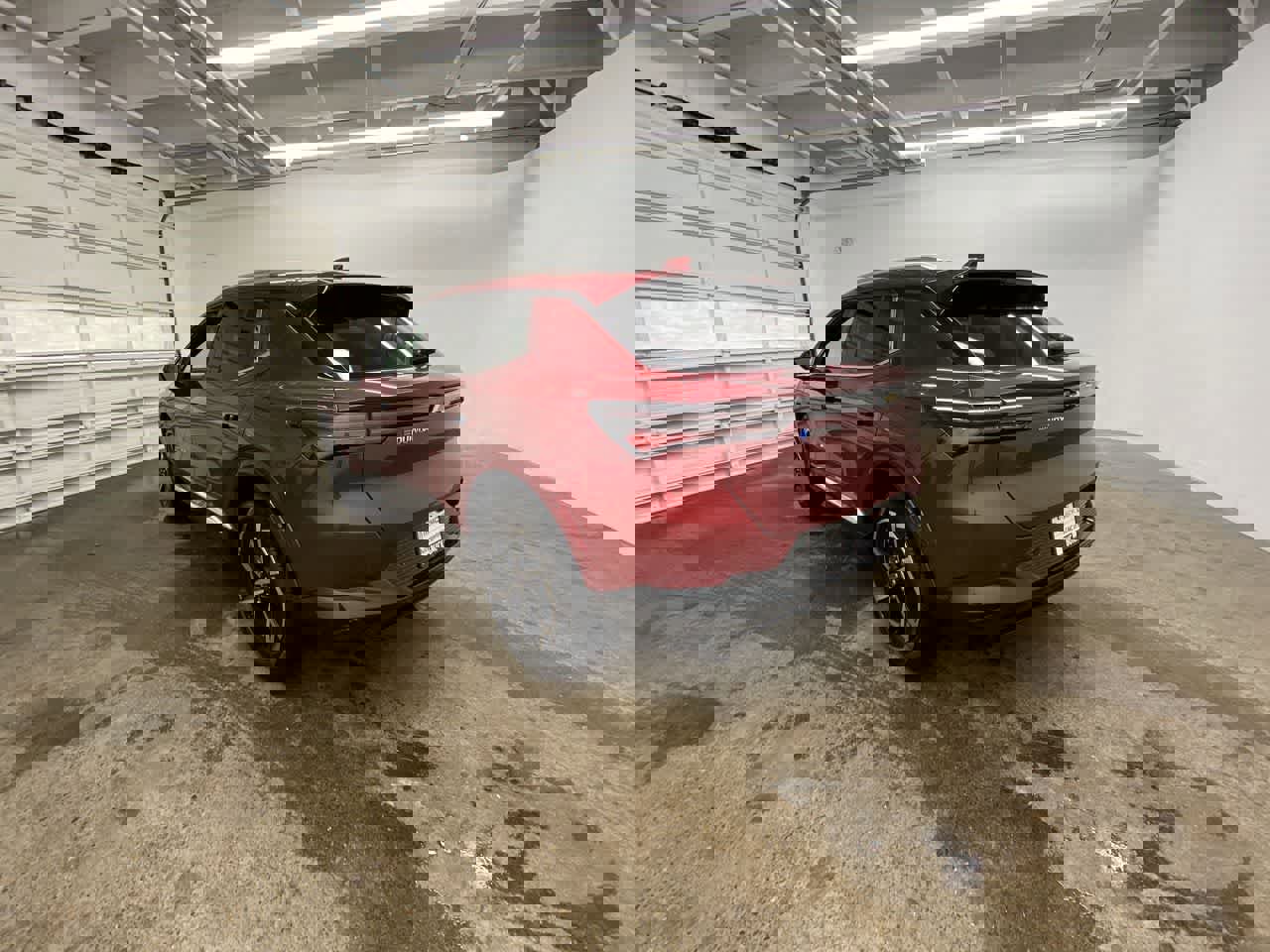 Used 2025 Chevrolet Equinox EV LT w/ Convenience Package image 4